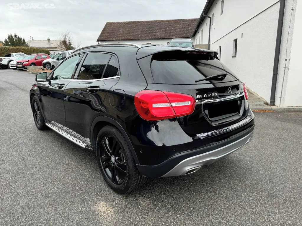 Mercedes-Benz GLA 220 CDI 4 MATIC 125 kW - fotka 6
