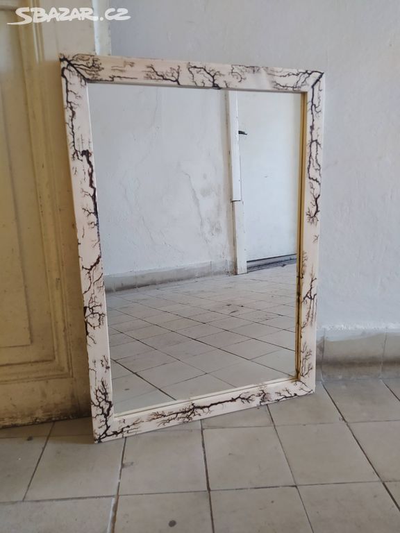 Dřevěné zrcadlo zdobené 50 x 70cm - NYNÍ SLEVA 20%