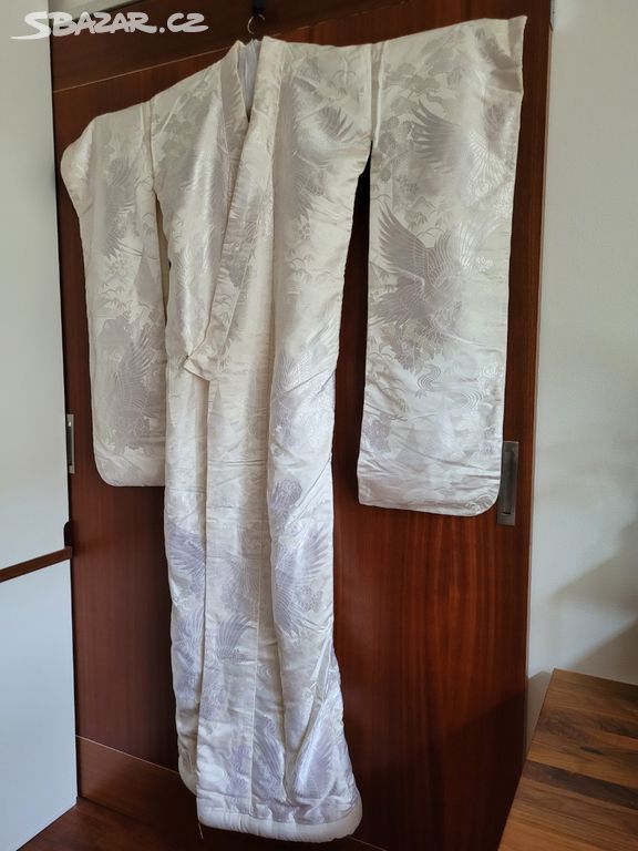 Bílé svatební kimono učikake