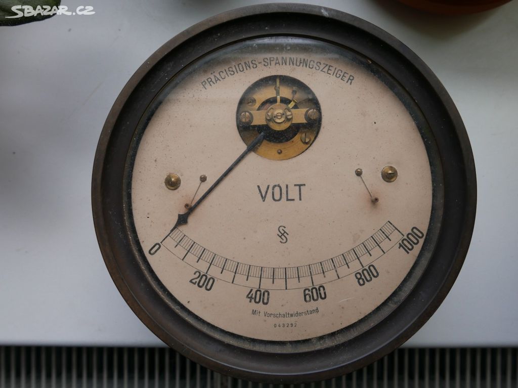 Historický voltmetr 0-1000V