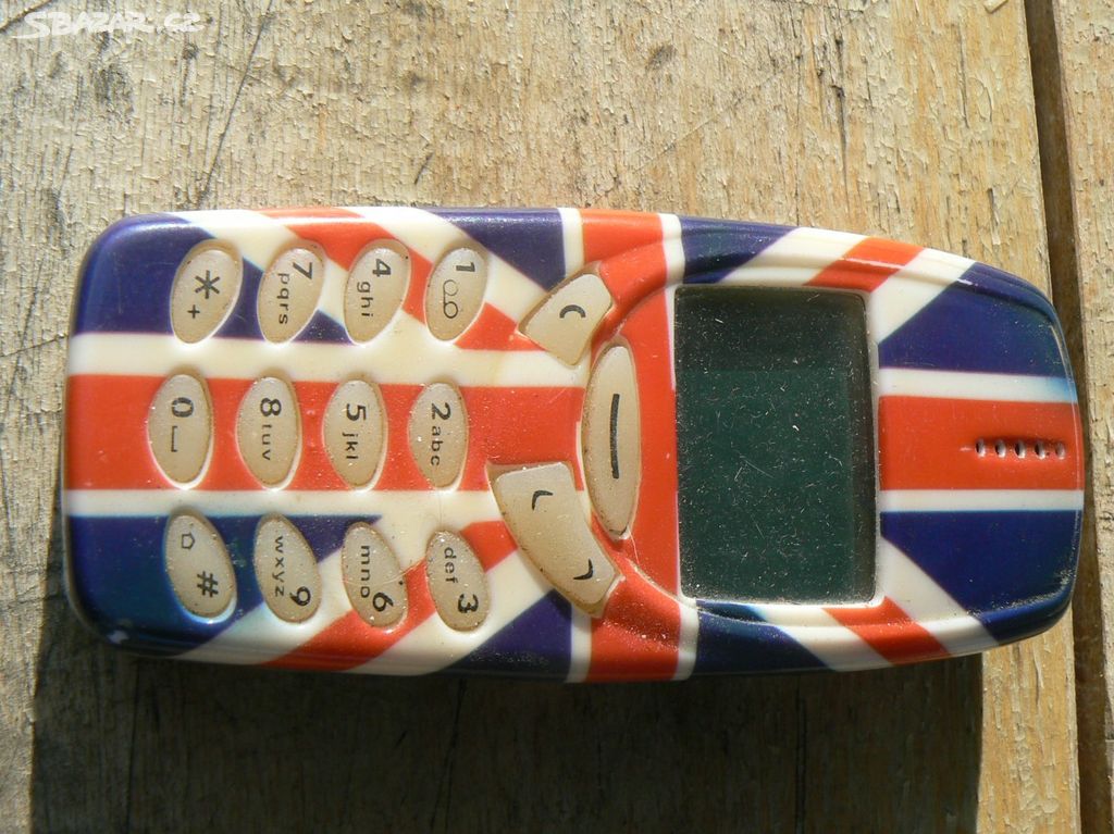 Starý retro mobilní telefon Nokia - pro sběratele