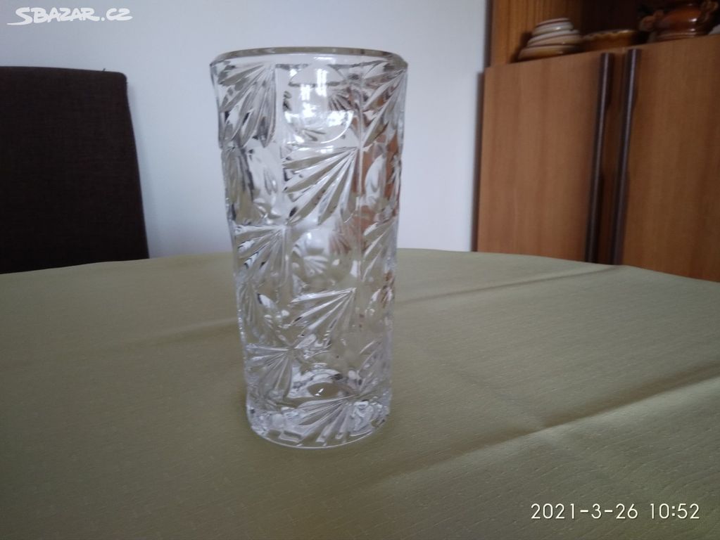 REZERVACERetro váza lisované sklo