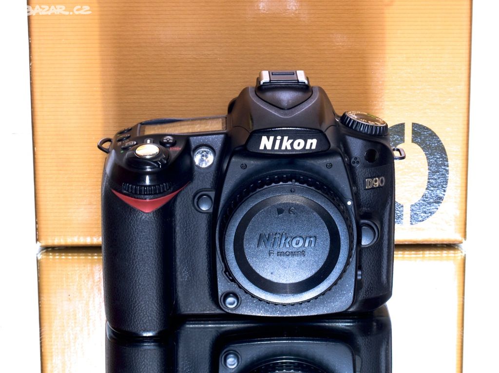 Nikon D90 TOP STAV