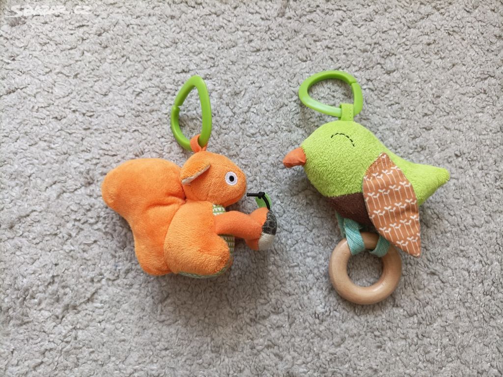 2 závěsné hračky - veverka a ptáček