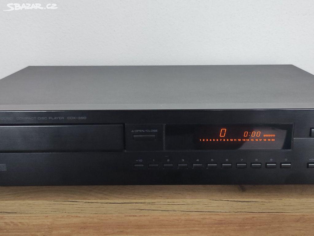 CD přehrávač Yamaha CDX-390 s DO nebo bez
