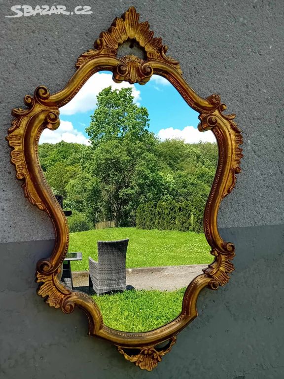 Krásné zrcadlo