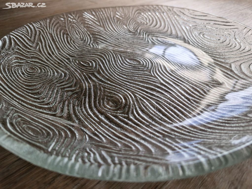 Parádní talíř z lisovaného skla - Jiří Brabec
