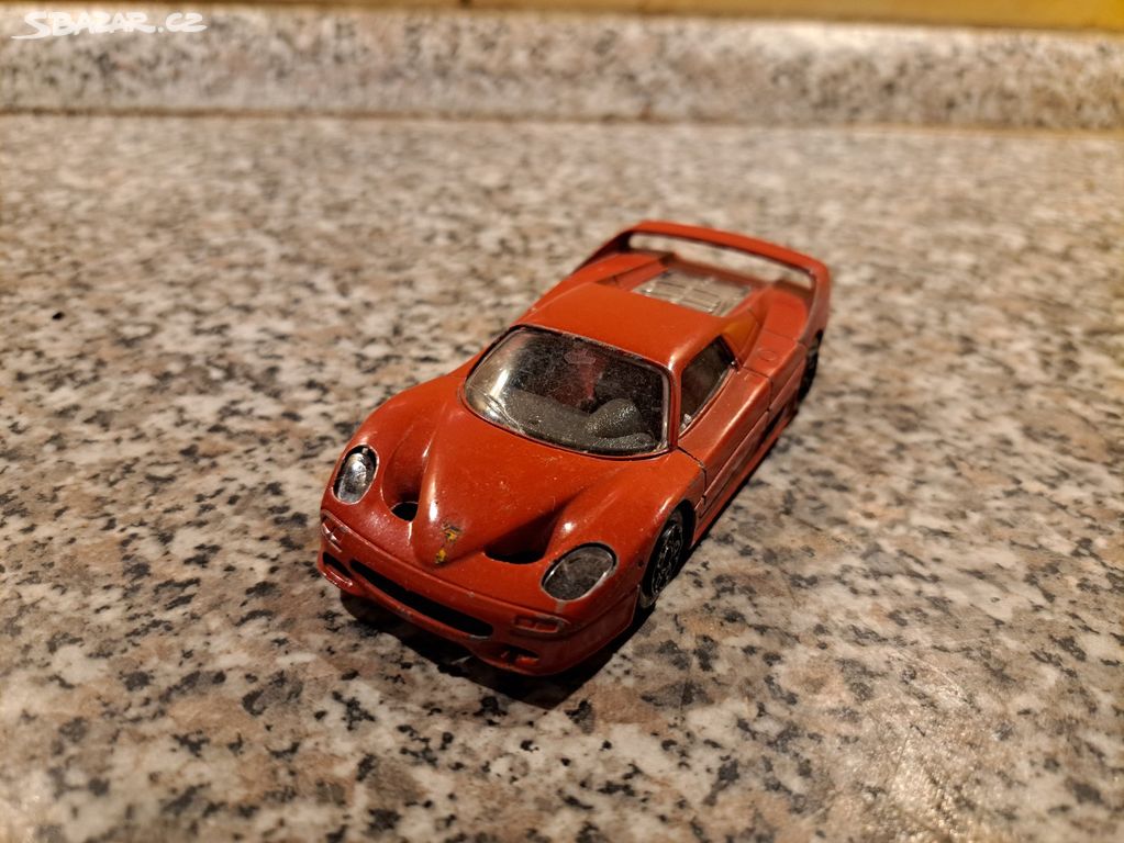 Modely Bburago Ferrari 1/43 - 4ks
