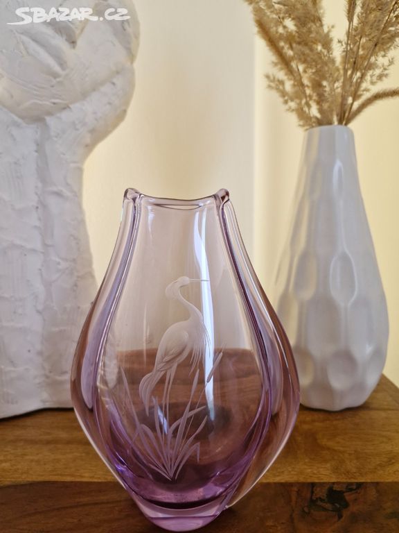 Váza z alexandritového hutního skla - M. Klinger