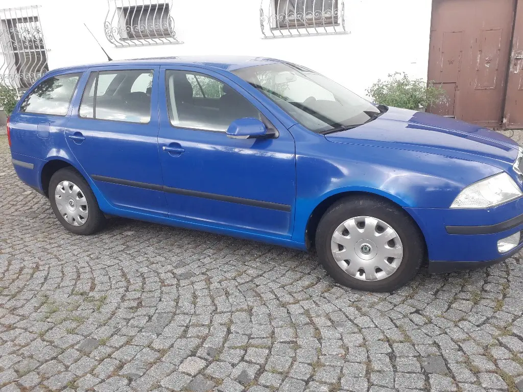 ŠKODA-OCTAVIA-2006-NAFTA - fotka 2
