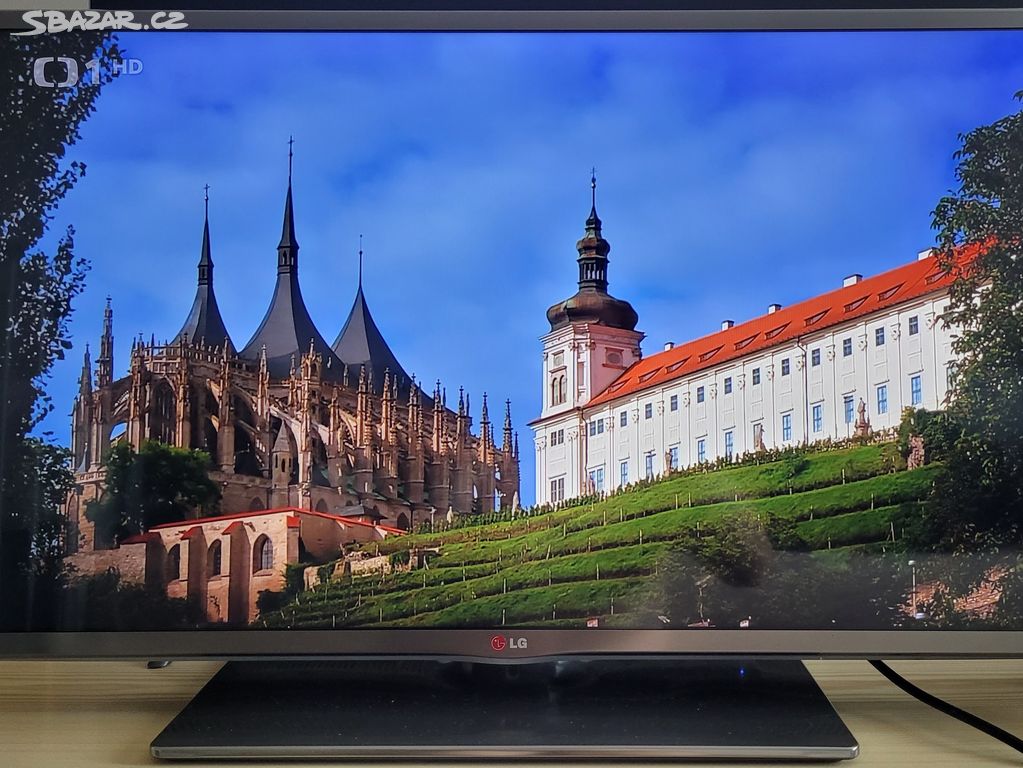 Televize LG 32" s 3D brýlemi