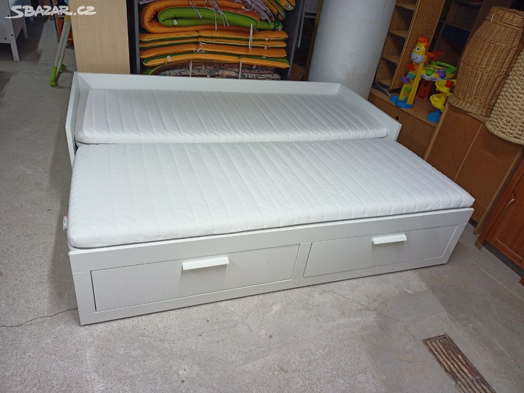 Hezká  rozkládací postel IKEA BRIMNES 80 x 200 cm.