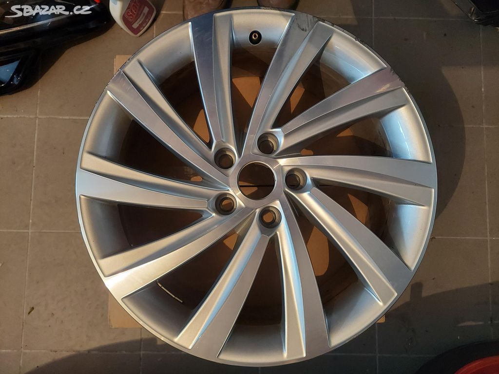 Alu disk Škoda Octavia 4 Perseus 18 5E3601025J / H