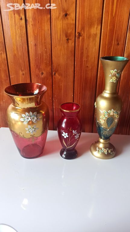 Skleněné ručně malované vázy