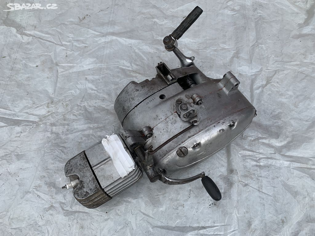 Motor Jawa 50/05,20,21 pionýr 23 mustang