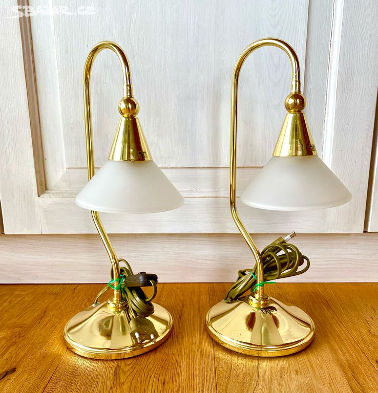 Staré mosazné párové stolní lampy