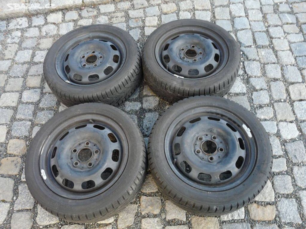 ZIMNÍ PNEU + DISKY 195/50R15 MERCEDES 15" A-KLASSE