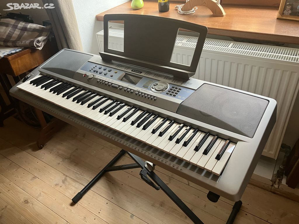 Keybord Yamaha Portable Grand DGX-200