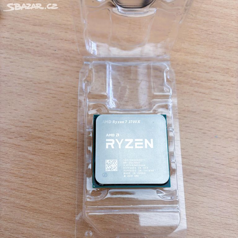 AMD Ryzen 7 3700X -AM4 chladič, Wraith Prism RGB