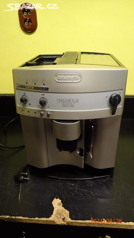 Kávovar Delonghi ESAM 3300