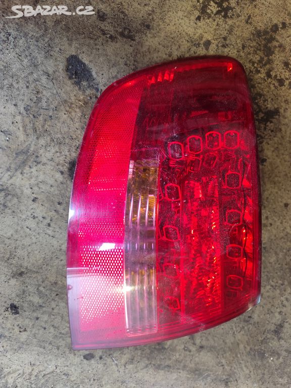 Zadní levé světlo LED Audi A6 4F kombi vnější