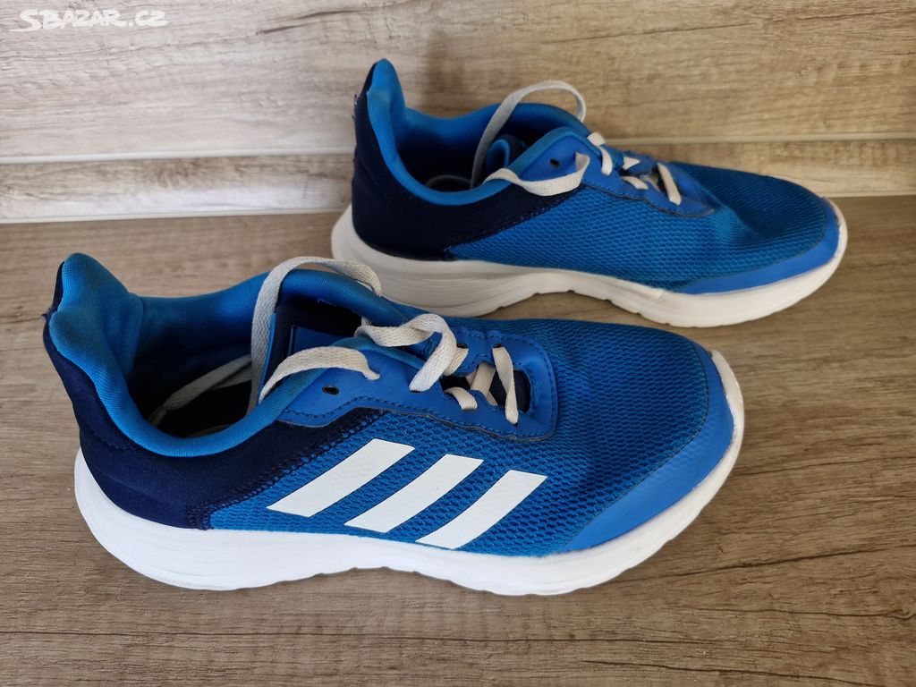 Sportovní boty zn. Adidas FR 35