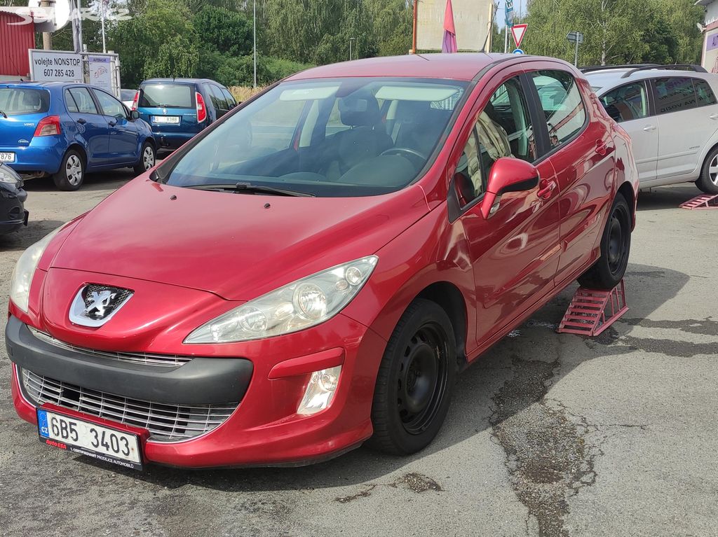 Peugeot 308 1.6i 88kW Aut.klima, koupeno v CZ