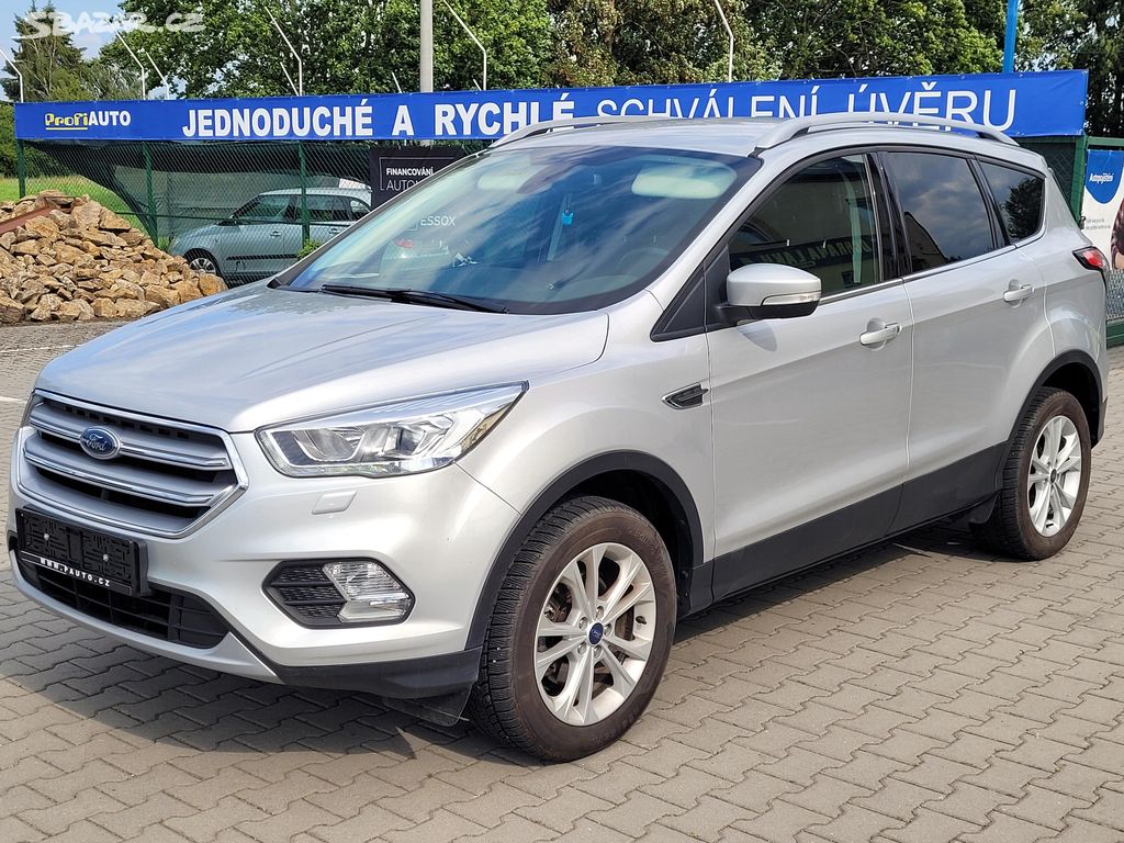 Ford Kuga (2018) 1,5 SERV.KNÍŽKA, MÁLO NAJETO