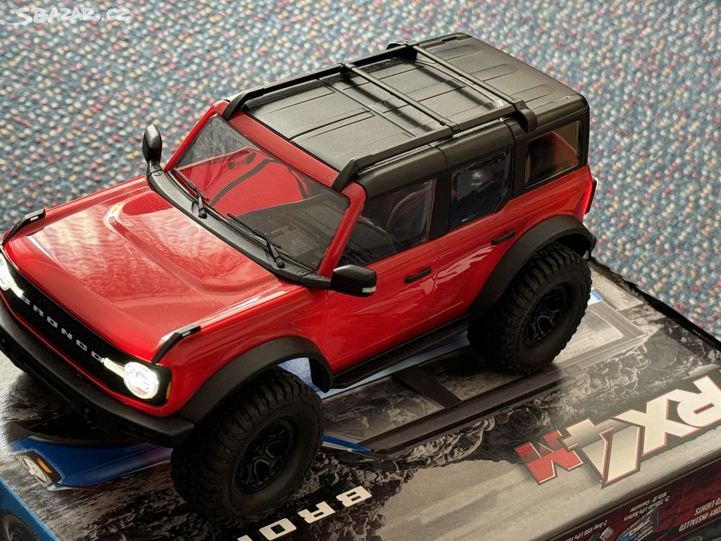 Zcela nový Traxxas TRX-4M Ford Bronco s vozíkem