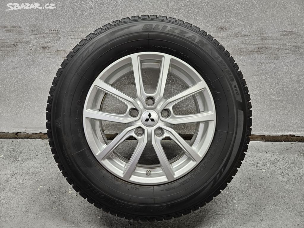 16" MITSUBISHI 5x114.3 ET40 6.5J + 215/70 R16