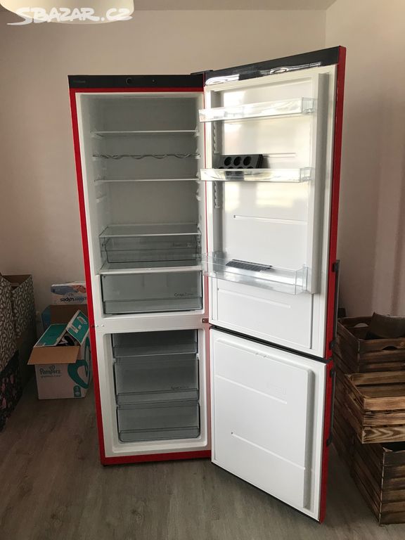 Kombinovaná lednice Gorenje červená