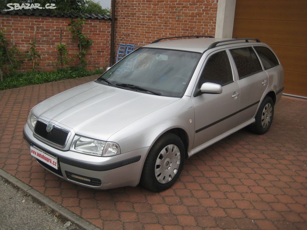 ŠKODA OCTAVIA TOUR COMBI 1.6 MPi 75 KW