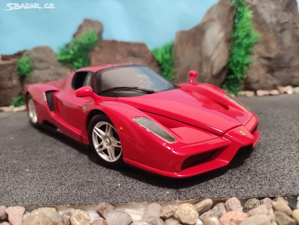 Prodám model 1:18 Ferrari enzo