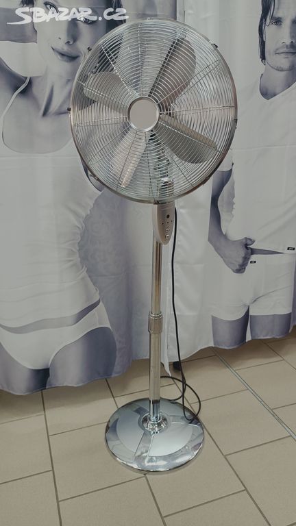 Stojanový ventilátor 50 cm, chromový