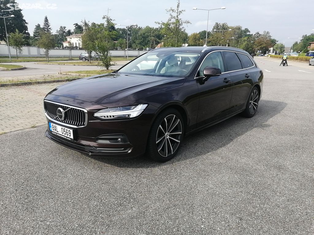 Volvo V90 kombi,4x4,2.0 D4,Momentum Pro,ČR,DPH!!