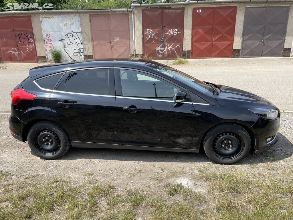 Ford Focus 1.0 92kW, nepojízdný, bez STK