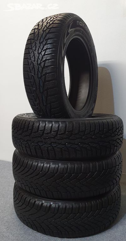 4x -- 185/65 R15 Zimní pneu Nokian / Continental -