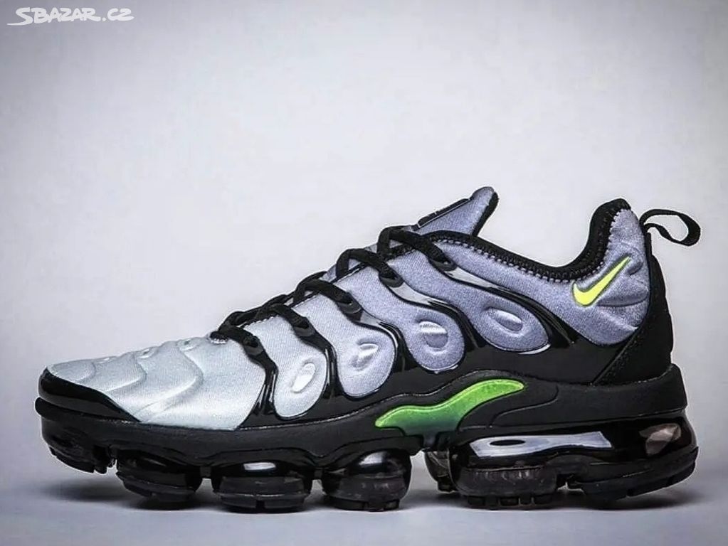 NIKE Air VaporMax PLUS 2019 "Neon Green"