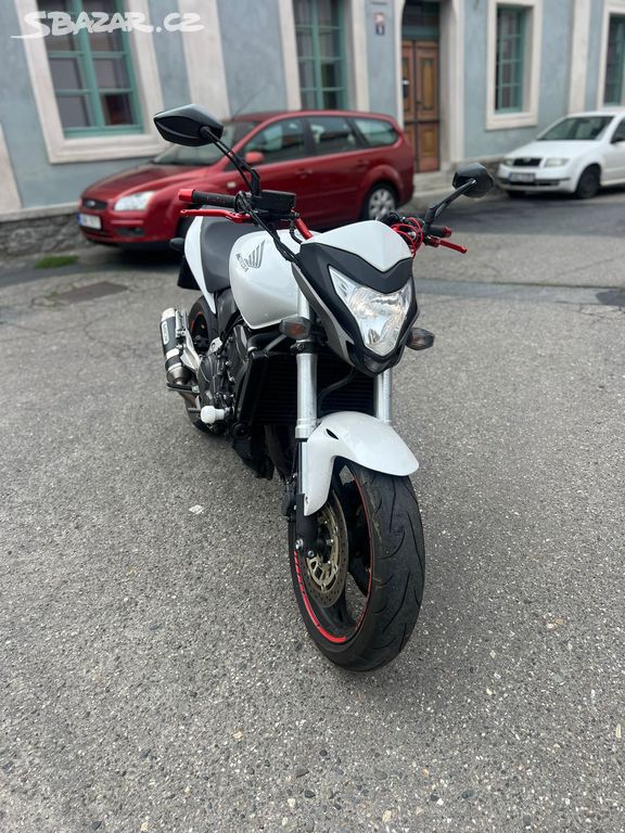 Honda CB600F, r. 2011, top stav