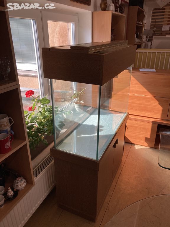 Akvarium / terarium 255 litrů