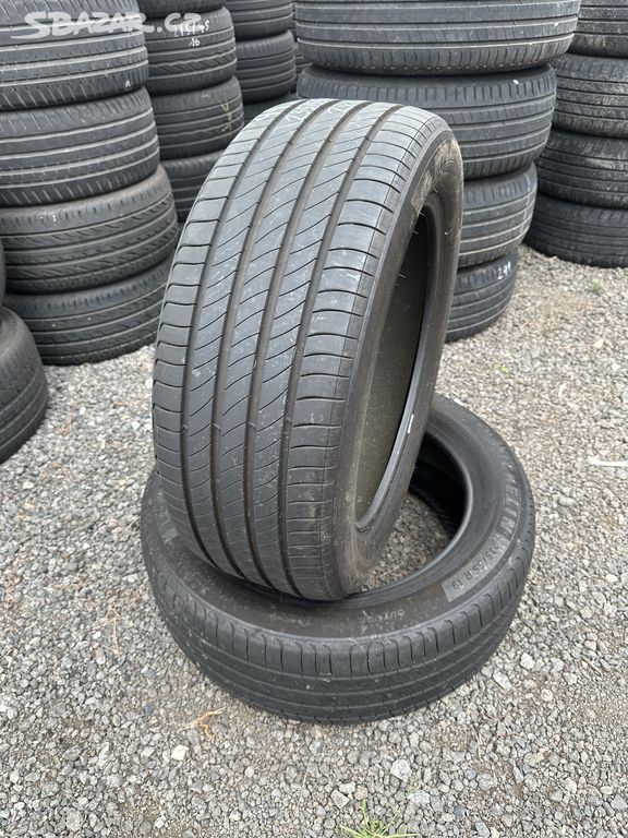 VÝPRODEJ !! 2x letní pneu 235/55 R19 Michelin