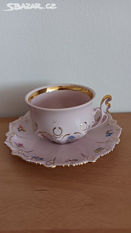 Hrnek, hrneček z růžového porcelánu