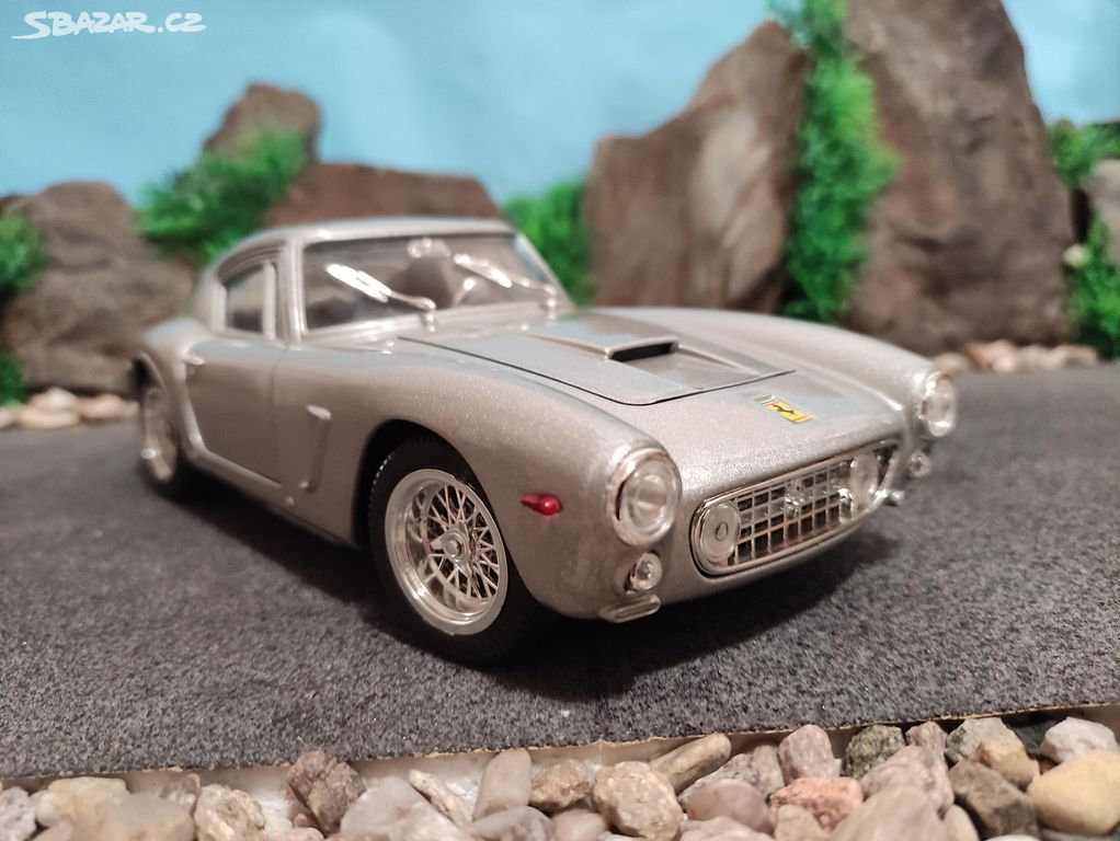 prodám model 1:18 ferrari 250GT berlinetta