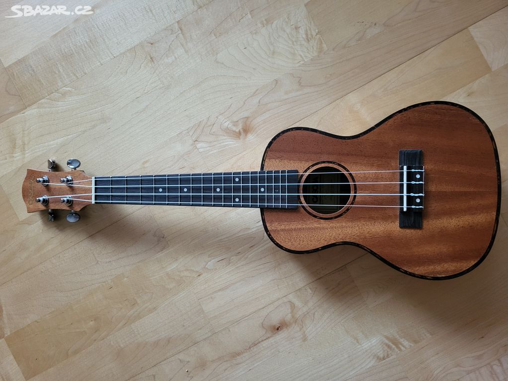 Ukulele zn. Cascha