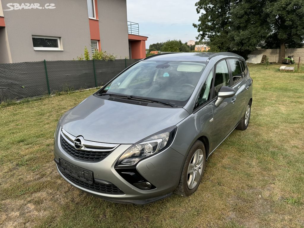 Opel Zafira 1.4 i 103 kw Automat r.v. 2014