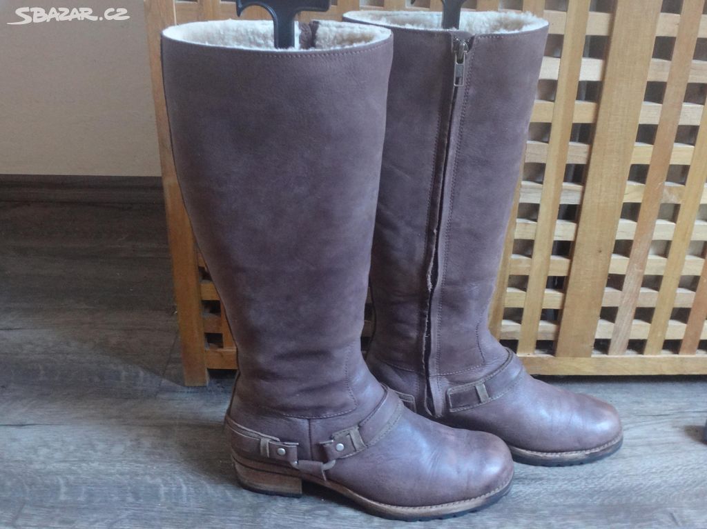 Luxusní kožené kozačky UGG vel.39