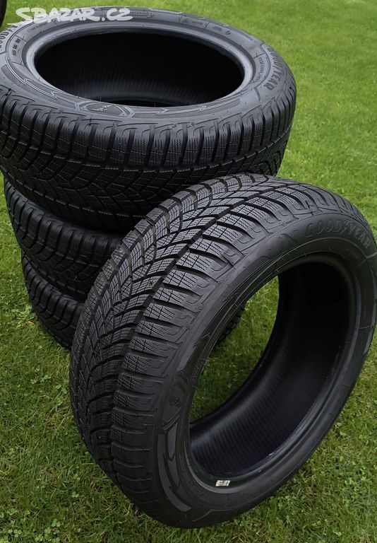 Zánovní zimní sada 4ks pneu Goodyear 225/55 R17