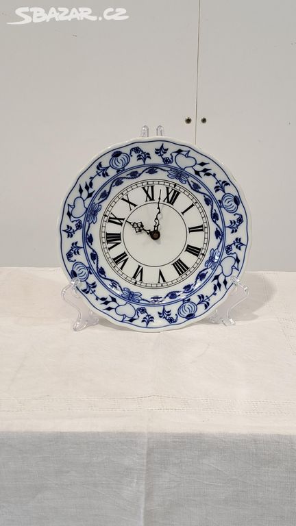 Porcelánové hodiny vzor cibulák Dubí 8234