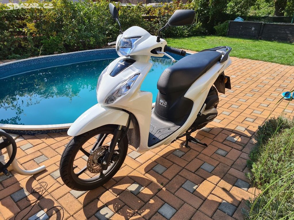 Honda Vision 110 nový digitál,najeto pouze 1.500km