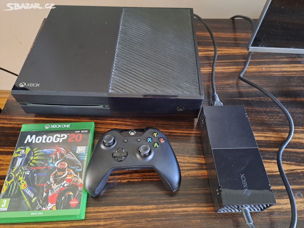 Xbox One 1TB, ovladač, hra MotoGP 20